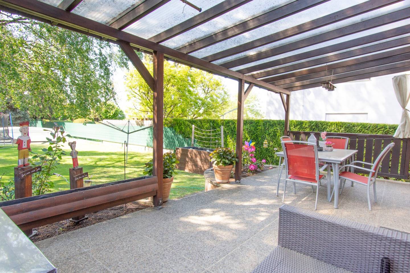 NEUER PREIS: GEPFLEGTES EINFAMILIENHAUS MIT GROßEM GARTEN - ODER HERRLICHER BAUGRUND FÜR IHR NEUES TRAUMHAUS!