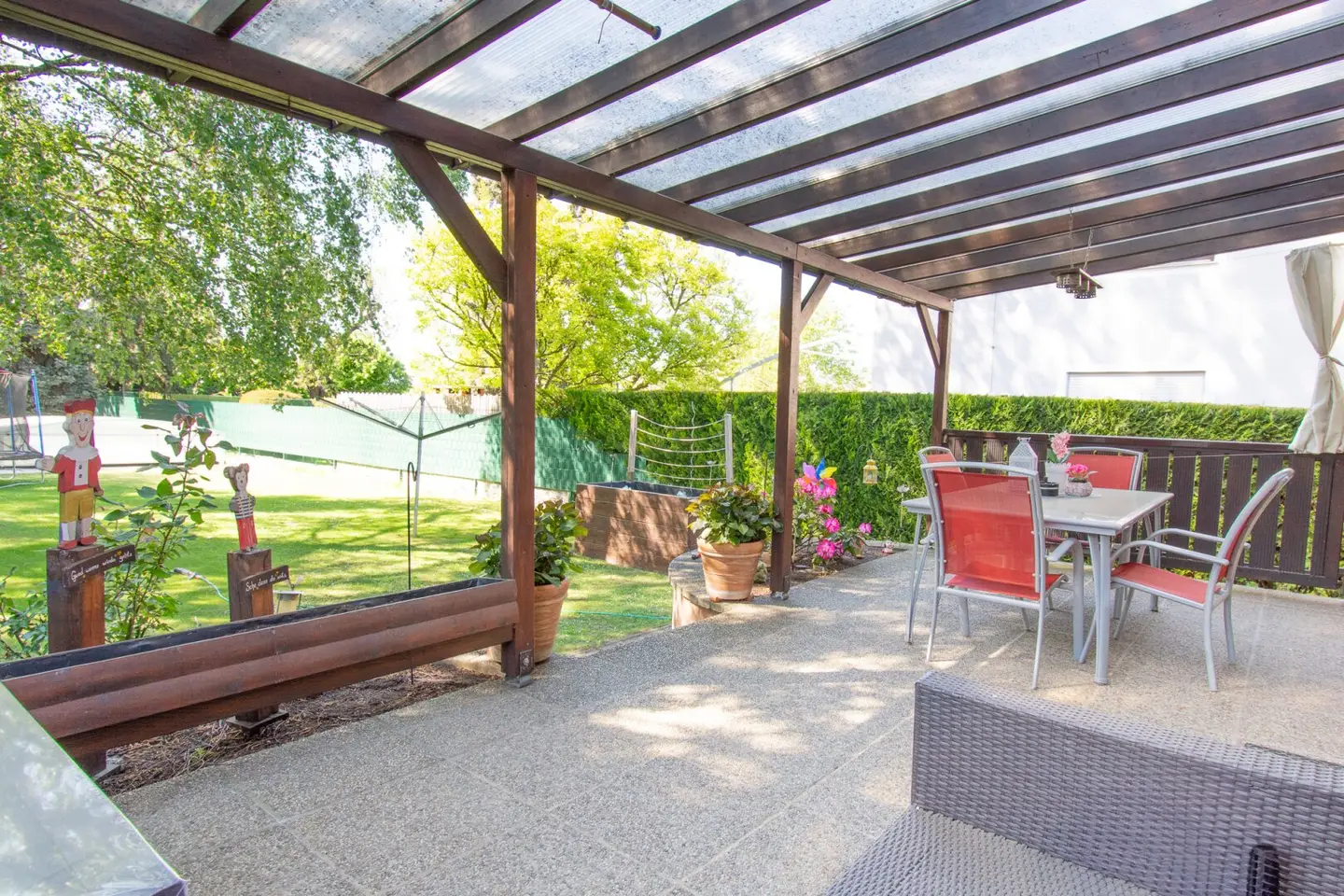 NEUER PREIS: GEPFLEGTES EINFAMILIENHAUS MIT GROßEM GARTEN - ODER HERRLICHER BAUGRUND FÜR IHR NEUES TRAUMHAUS!
