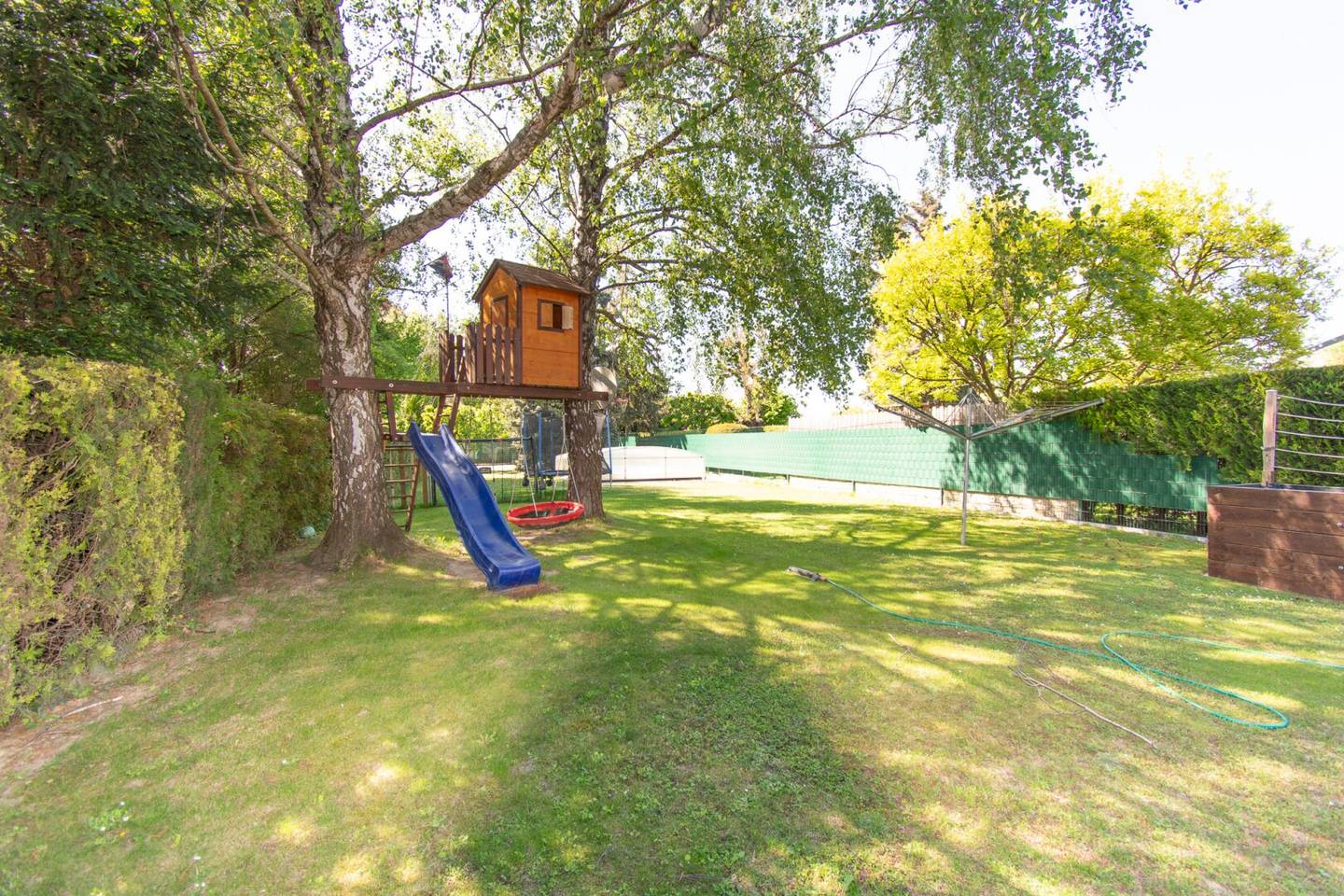 NEUER PREIS: GEPFLEGTES EINFAMILIENHAUS MIT GROßEM GARTEN - ODER HERRLICHER BAUGRUND FÜR IHR NEUES TRAUMHAUS!