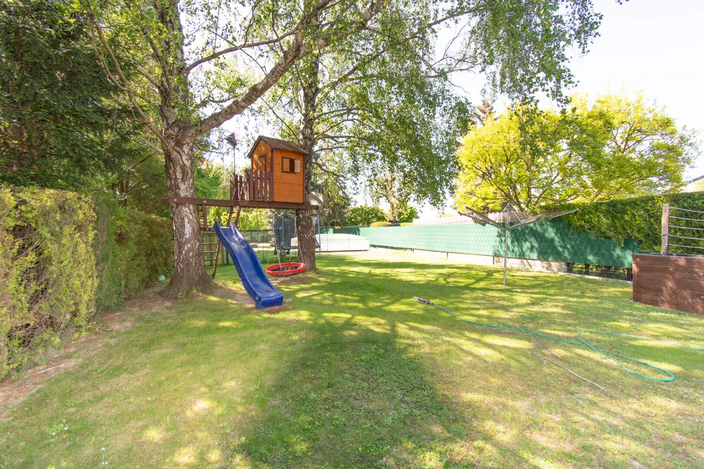 NEUER PREIS: GEPFLEGTES EINFAMILIENHAUS MIT GROßEM GARTEN - ODER HERRLICHER BAUGRUND FÜR IHR NEUES TRAUMHAUS!