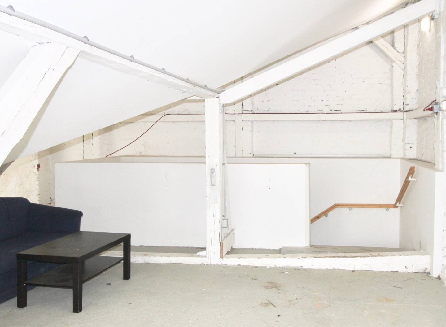 Loftartiges Büro im Dachgeschoß! Nähe Einsiedlerpark!