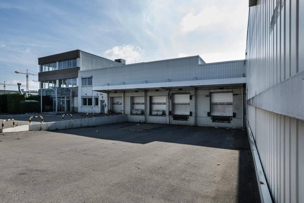 Lager-/Produktionshalle mit 3.000 m² & LKW-Zufahrt in Wien 23 – Provisionsfrei!