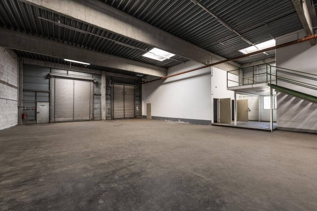 Lager-/Produktionshalle mit 3.000 m² & LKW-Zufahrt in Wien 23 – Provisionsfrei!