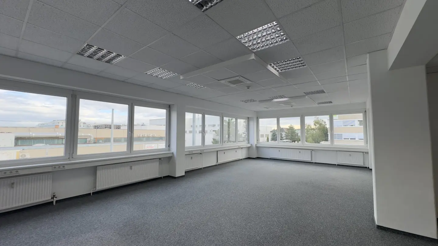 Großzügiges Büro in attraktiver Gewerbelage – Provisionsfrei