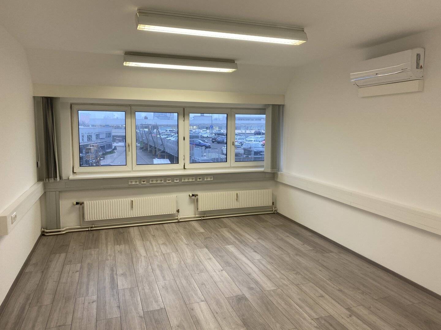 Moderne Büro/Praxis 89,7m² in Linz, Erstbezug mit Aufzug! Provisionsfrei direkt vom Eigentümer!