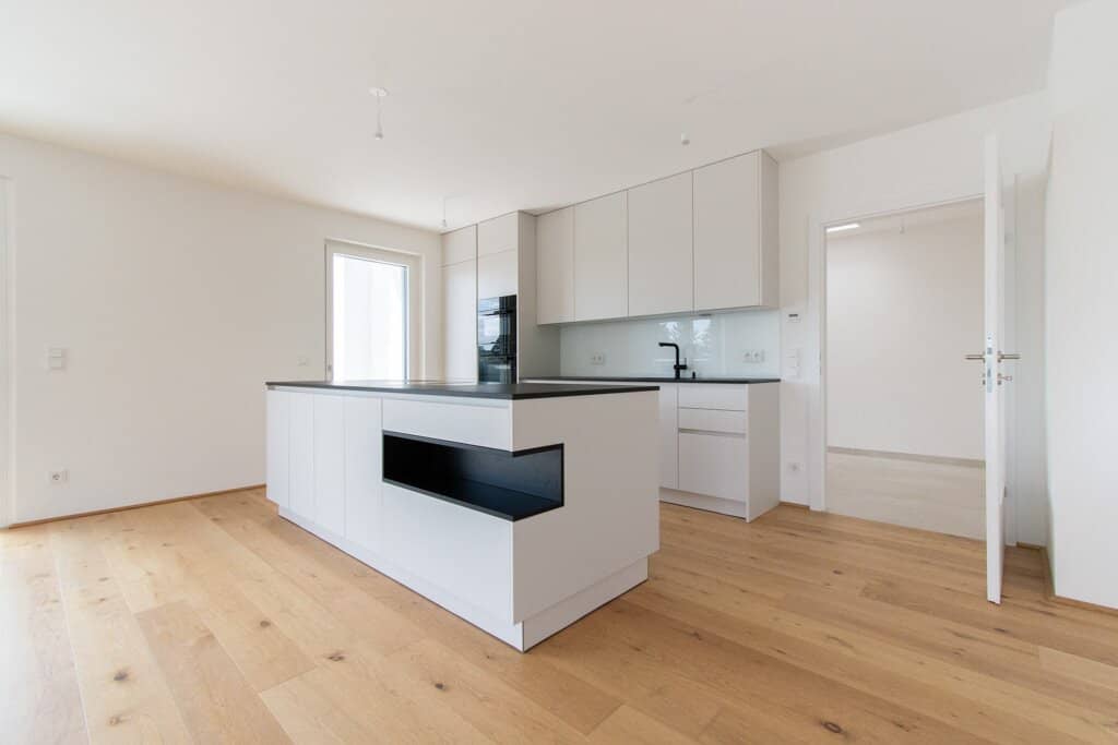 ERSTBEZUG: PENTHOUSE MIT 3 TERRASSEN DIREKT BEI DER U-BAHN (U1)!