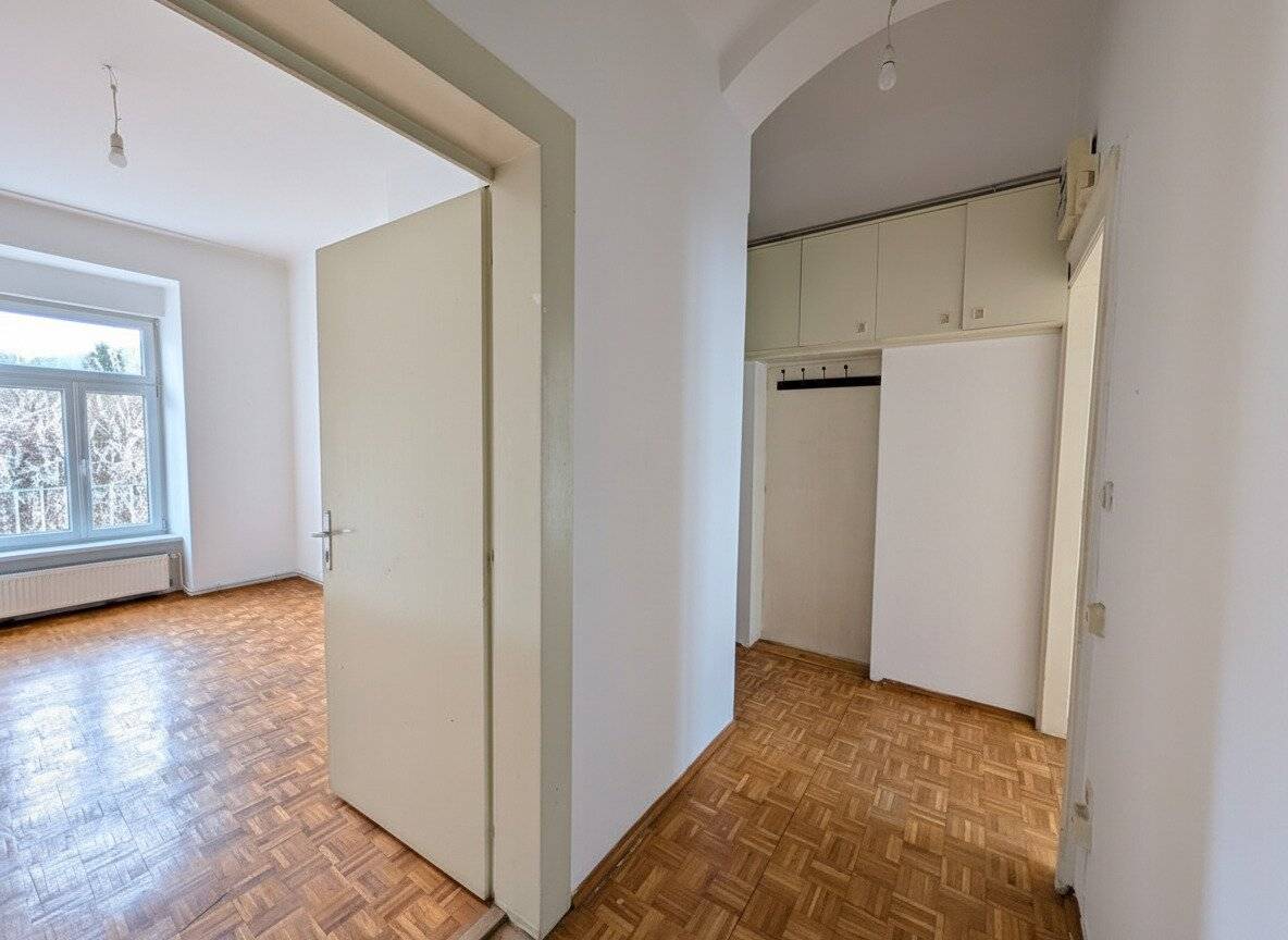 Altbau-Klassiker mit 2 Balkonen in Graz-Eggenberg zum Bestpreis: Sanieren, Gestalten, Profitieren!
