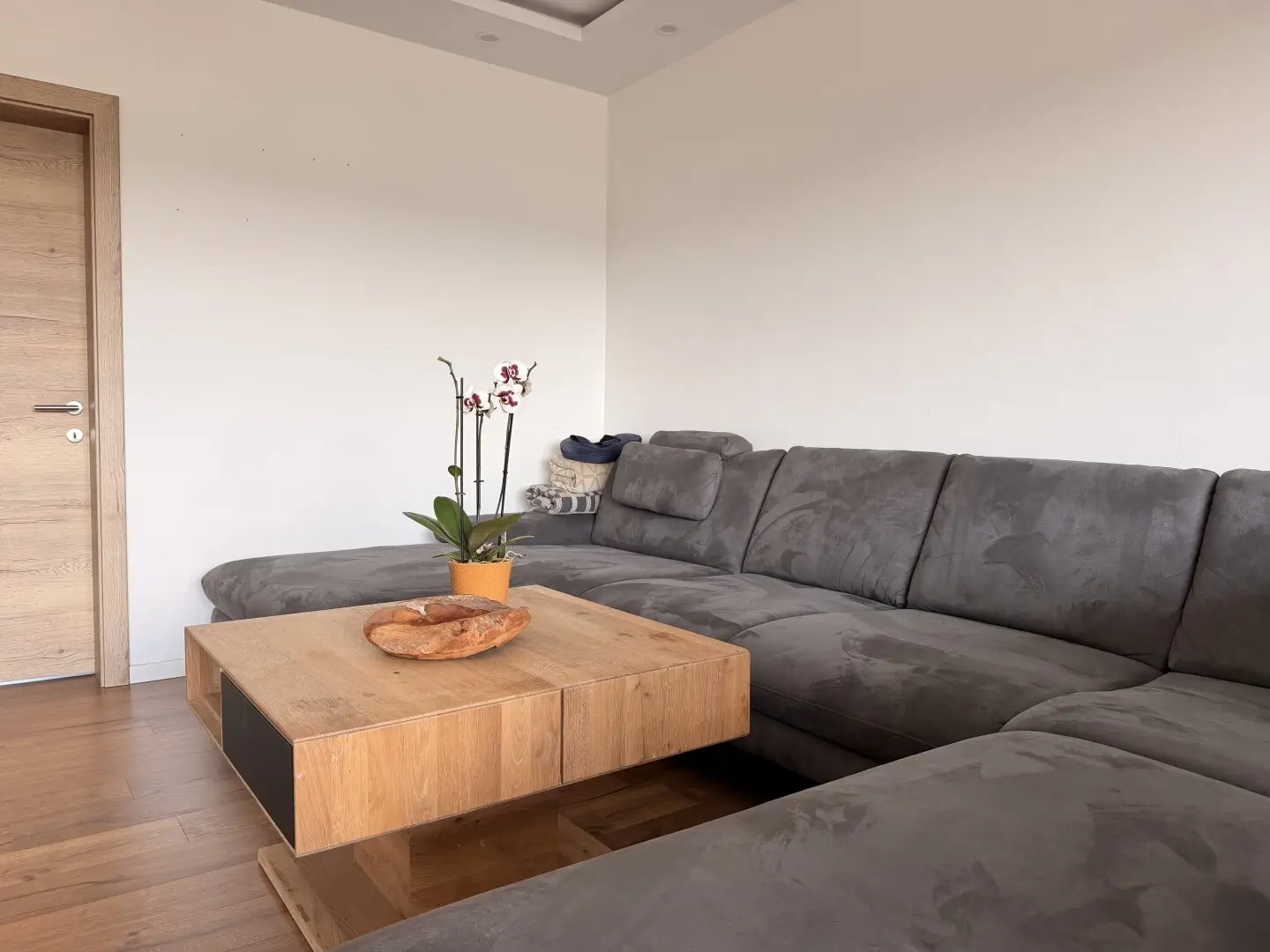 Vollsaniert & großzügig: 4-Zi Wohnung mit Loggia & Aufzug in 4600 Pernau! *NEUER PREIS*