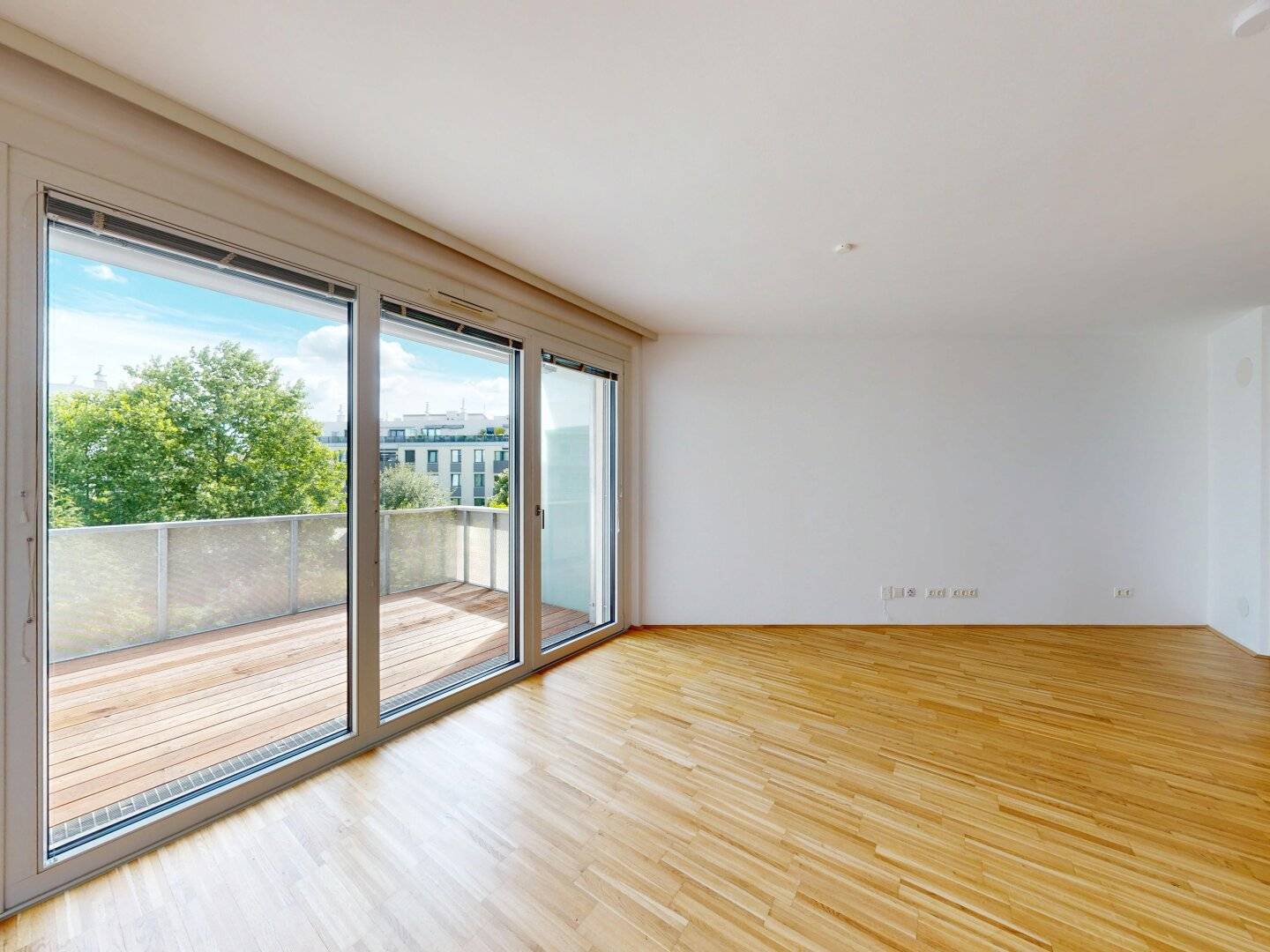 NEU ! Helle 2-Zimmer-Wohnung mit schönem Balkon mit blick in den grünen Innenhof