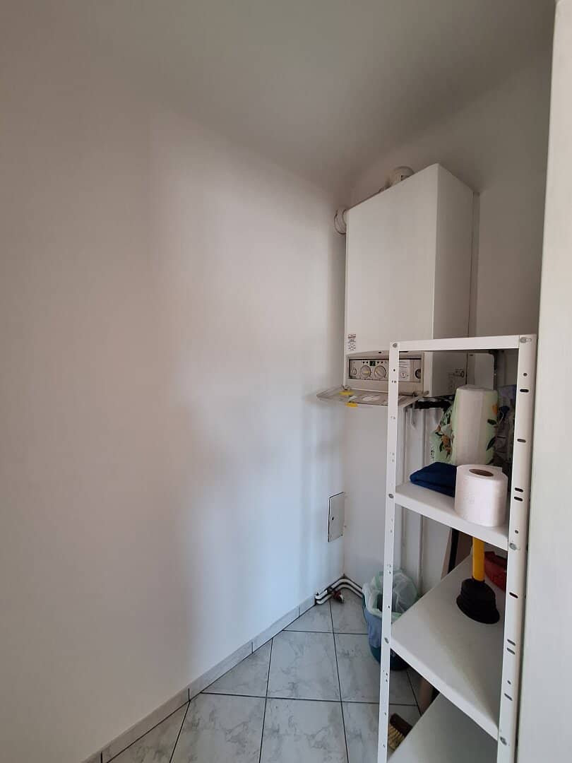 2-Zimmer-Wohnung mit großer Wohnküche auf 67 m² und großer Loggia (RBG 1971)