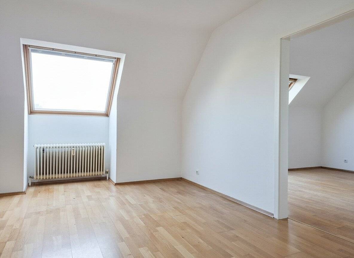 Bright top floor apartment in a quiet location in 1150 Vienna also interesting for investors