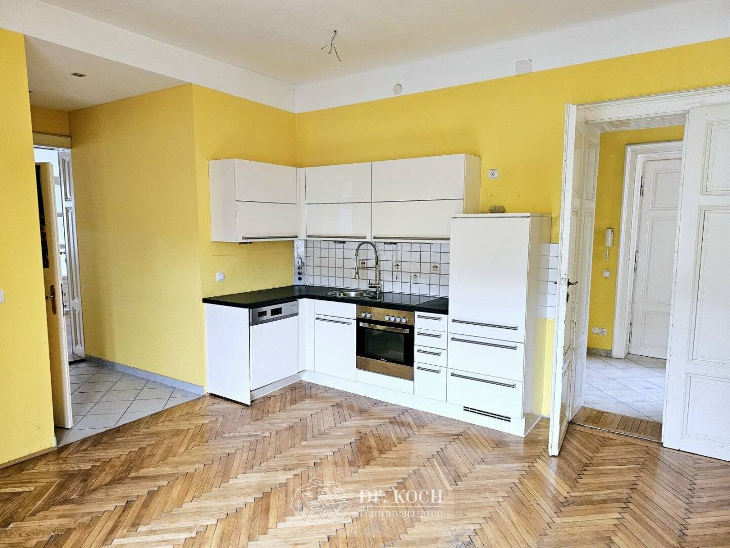 Charmante Altbauwohnung in der Beletage eines barocken Stilhauses in Stockerau!
