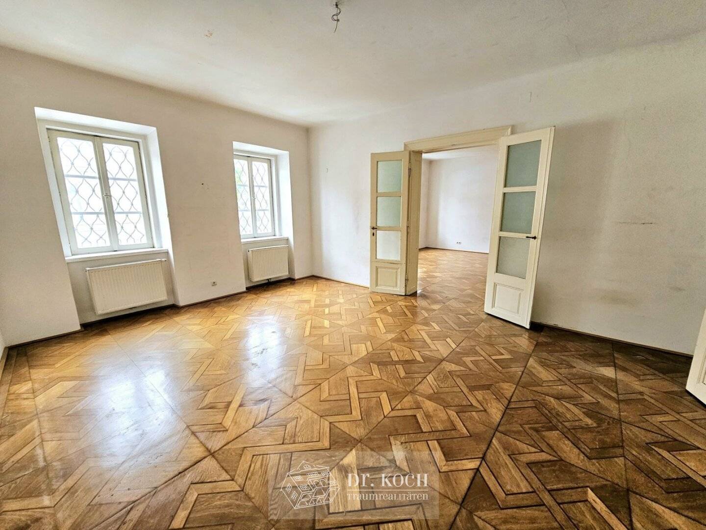 Charmante Altbauwohnung in der Beletage eines barocken Stilhauses in Stockerau!