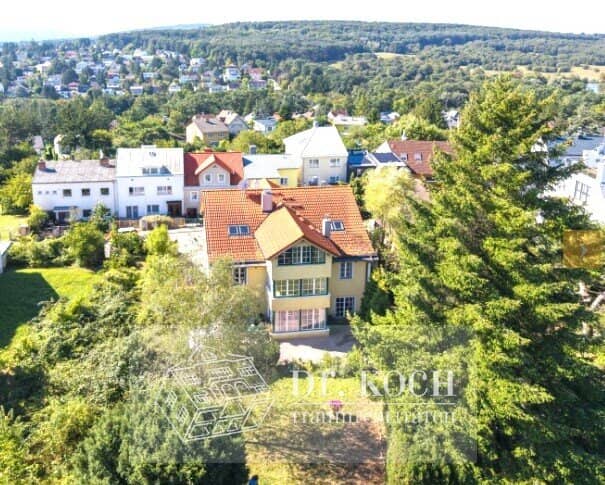 EXKLUSIVE VILLA MIT VIELSEITIGEM NUTZUNGSPOTENZIAL