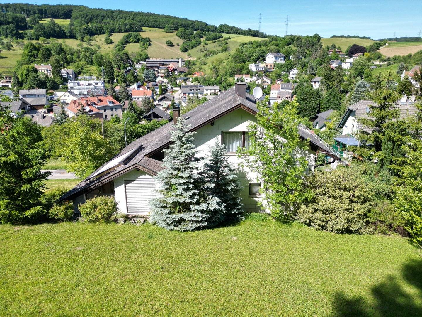 Einfamilienhaus in begehrter Sackgassenlage mit großem Grundstück und Entwicklungspotenzial