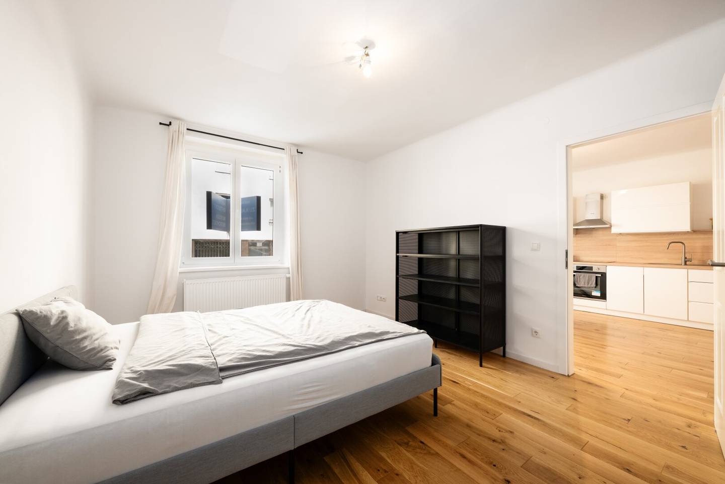 Hochwertig kernsaniert - 2 Zimmer - bereit für den Einzug!