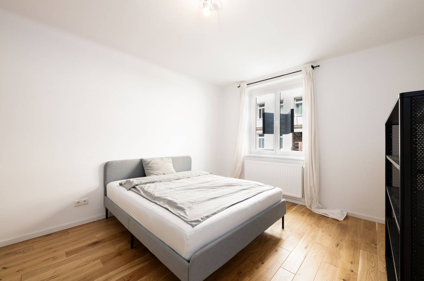 Hochwertig kernsaniert - 2 Zimmer - bereit für den Einzug!
