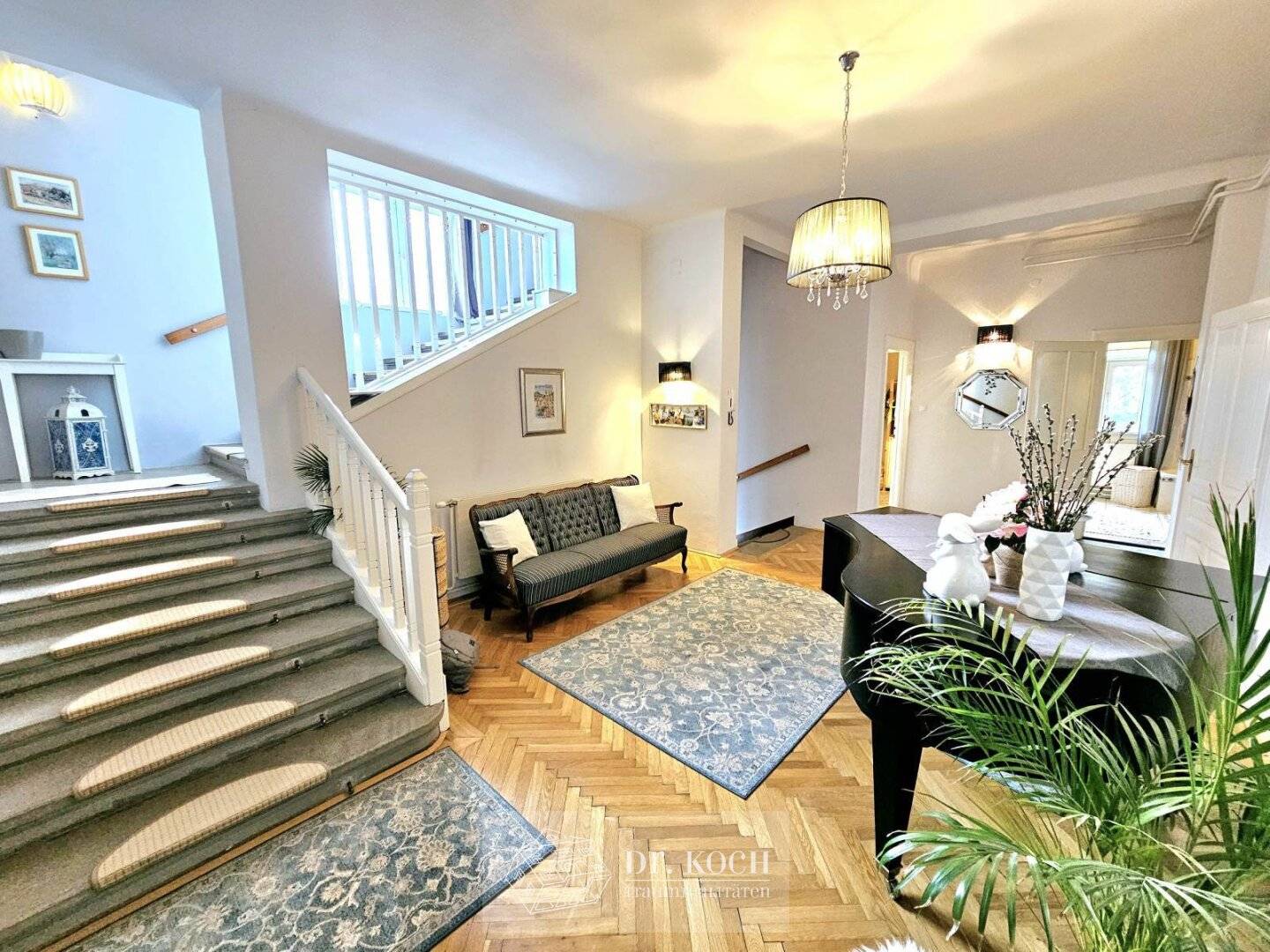 Exklusive Villa in 1180 Wien: 400m² Wohntraum mit Balkon, Terrasse und Garage!