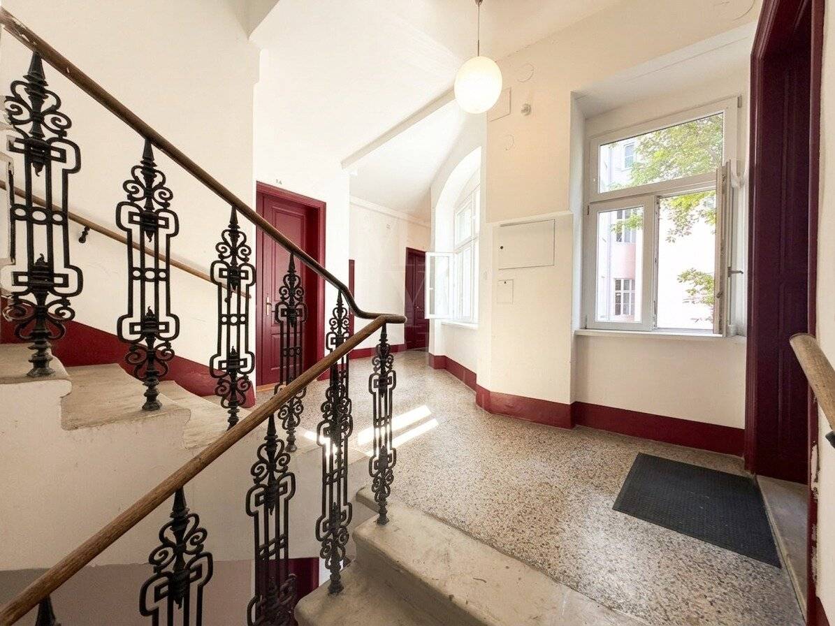 Zinshaus nähe Servitenviertel - 100 % Bestandsfrei - mit DG-Potential