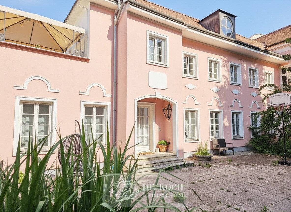 Traumhafte Gartenwohnung in barockem Stilhaus in Stockerau: 6 Zimmer, 220m²!
