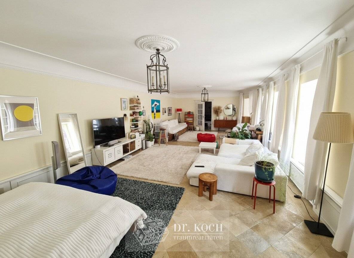 Traumhafte Gartenwohnung in barockem Stilhaus in Stockerau: 6 Zimmer, 220m²!