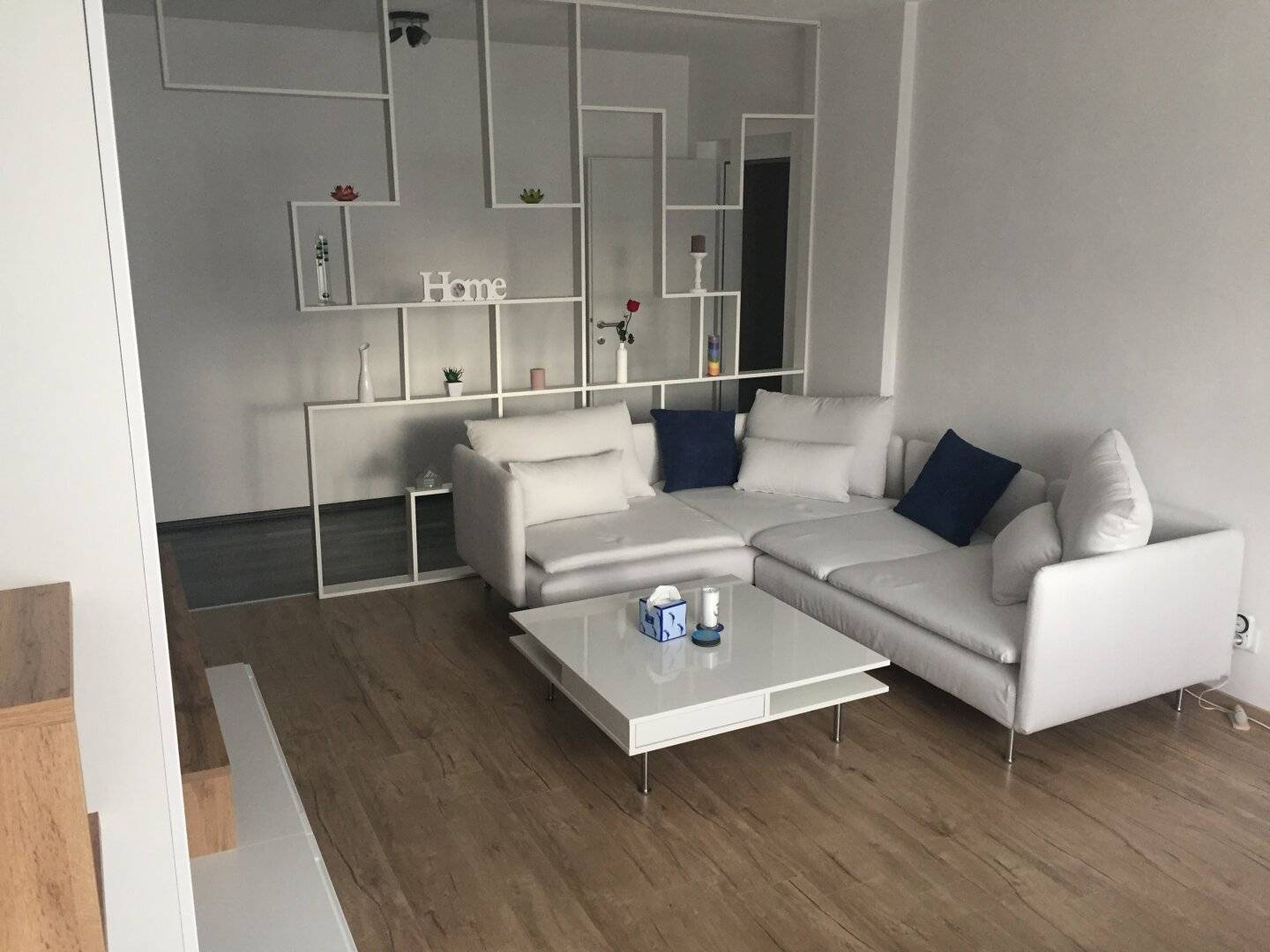 Familienwohnung - hell - ruhig - Loggia - Parkplatz - 4 Zimmer - großer Keller - Gemeinschaftsgarten - neu renoviert - Erstbezugszustand