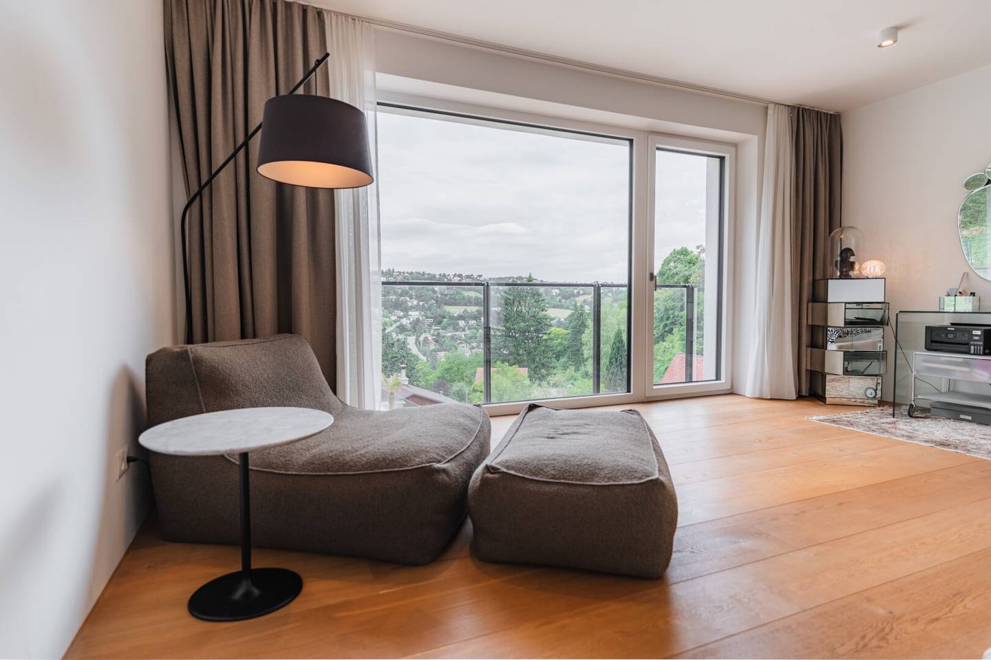 Elevated Living - Moderne VILLA MIT SALZWASSERPOOL, AUFZUG & HERRLICHEM AUSBLICK