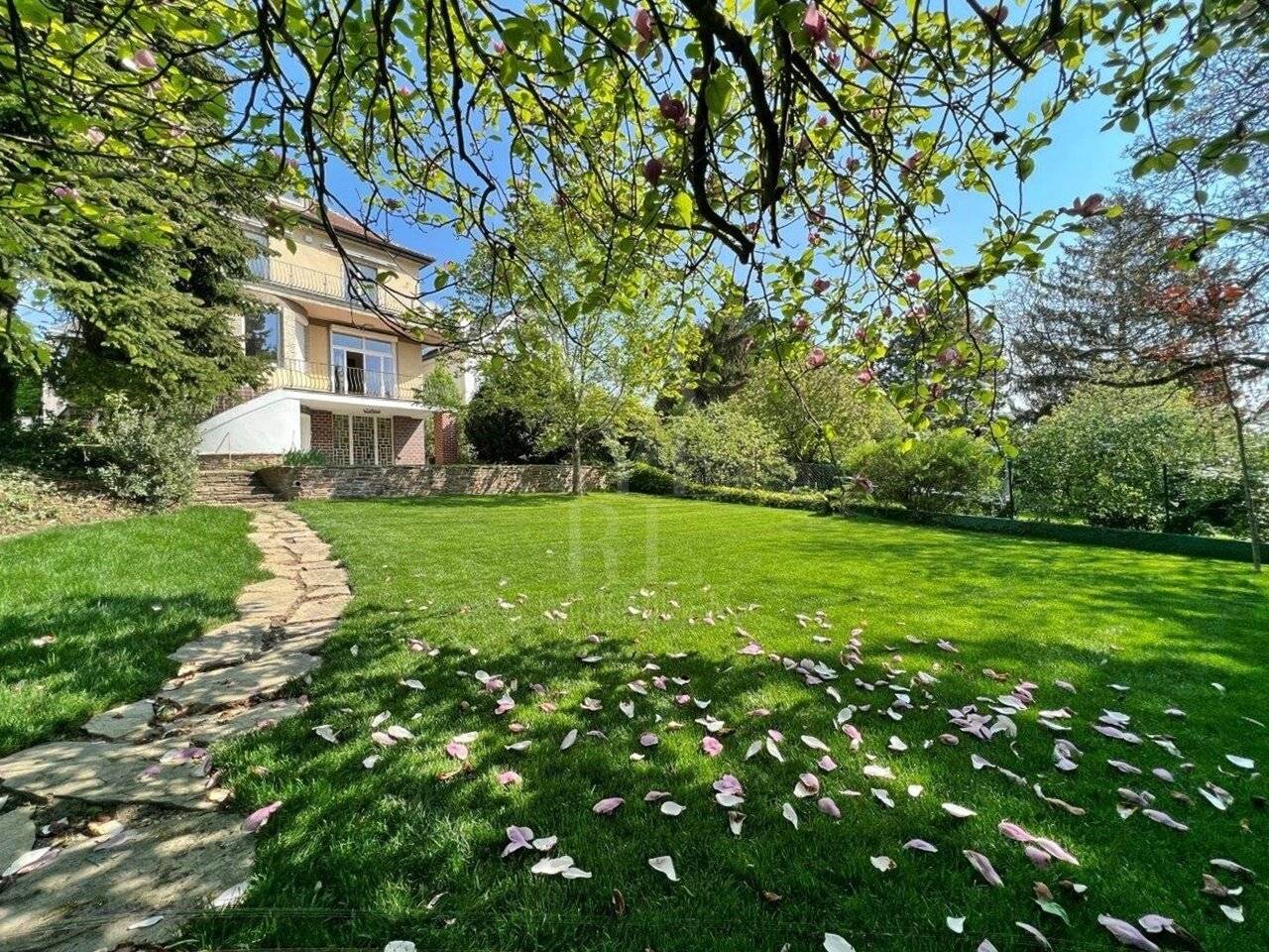 schönes Einfamilienhaus in Grünruhelage mit tollem Garten
