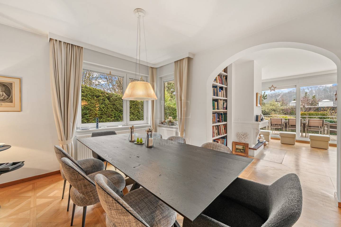 Hauscharakter - Exklusive Garten-Maisonette mit privatem Pool und eigenem Zugang