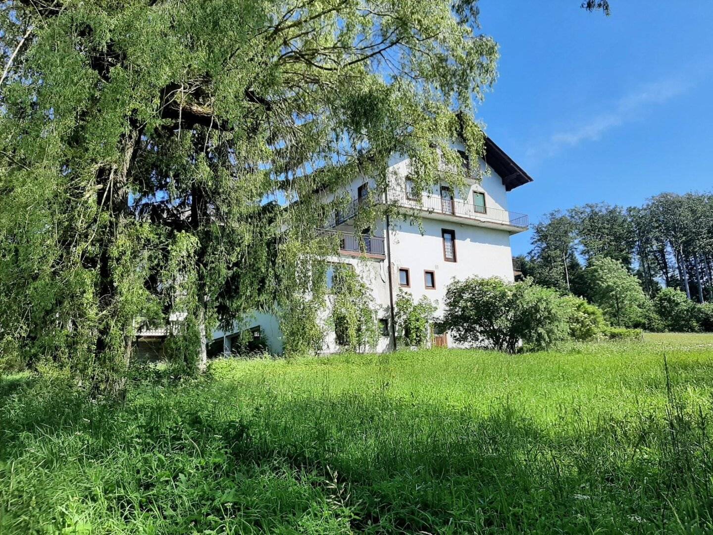 Ehemaliges Pensionsgebäude - Altbestand in Grünlage nähe Wien