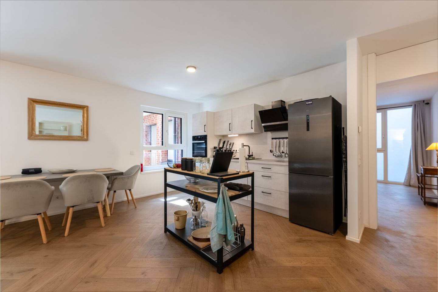 NEW, EXCLUSIVE CITY APARTMENT with STYLE! WURLITZER53!