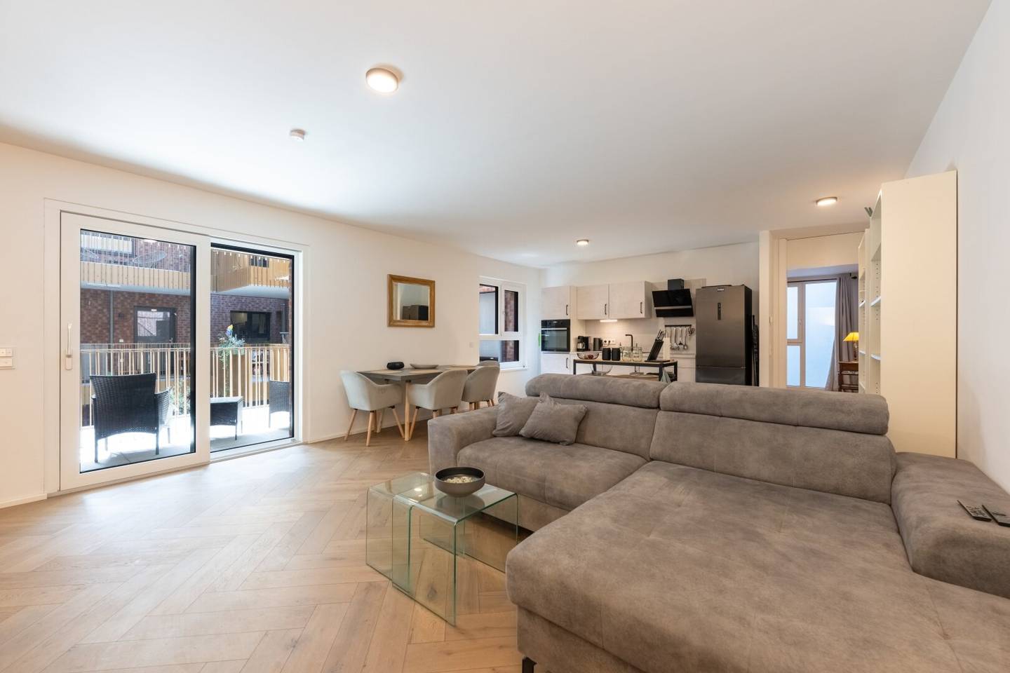NEW, EXCLUSIVE CITY APARTMENT with STYLE! WURLITZER53!