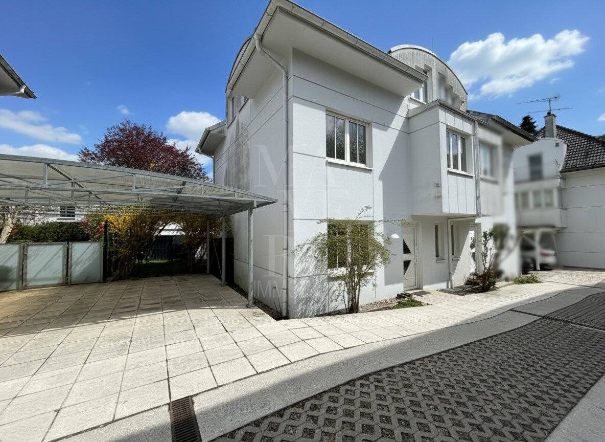 Doppelhaushälfte mit Abstellplatz nähe AIS