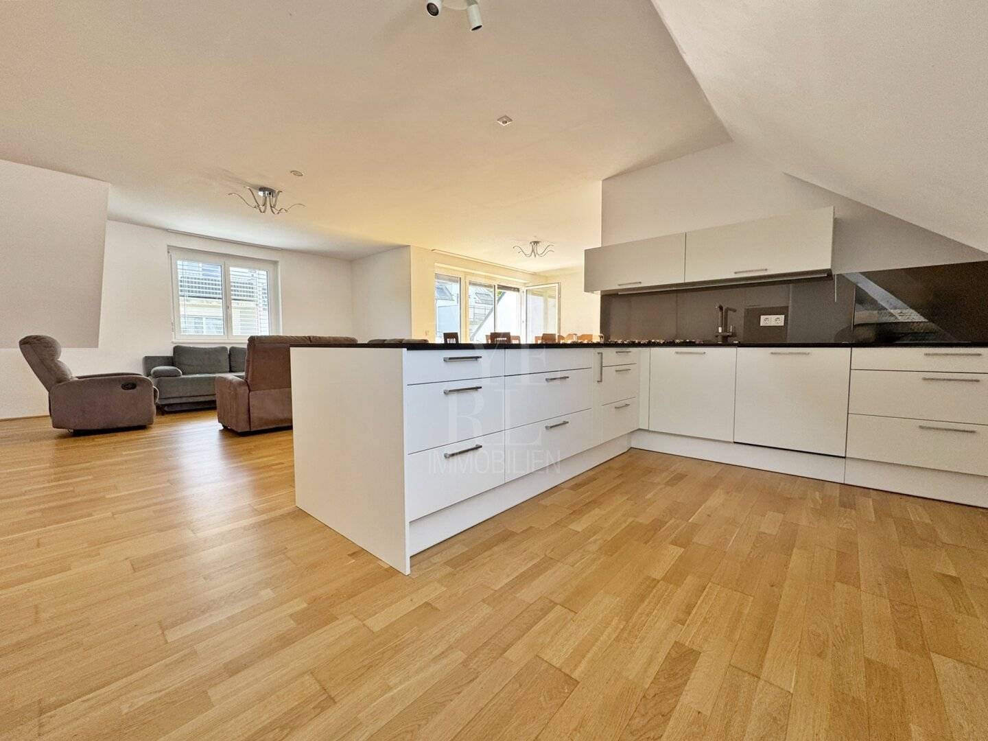 Neubau Terrassenwohnung mit Garagenstellplatz