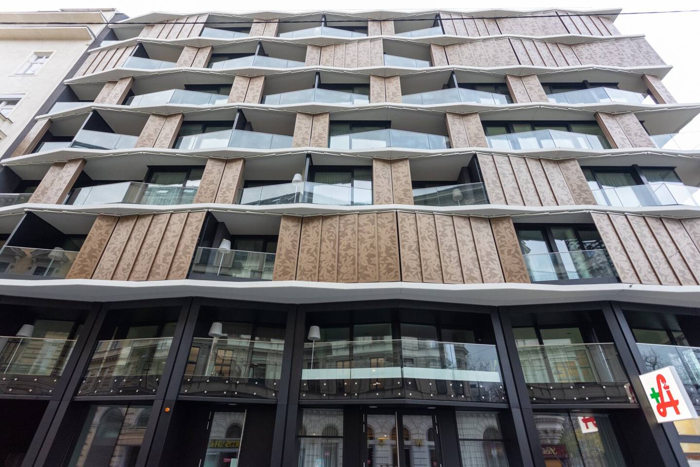 Ideal for investors: Exclusive, fully furnished new build with loggia on the Donaukanal ̵