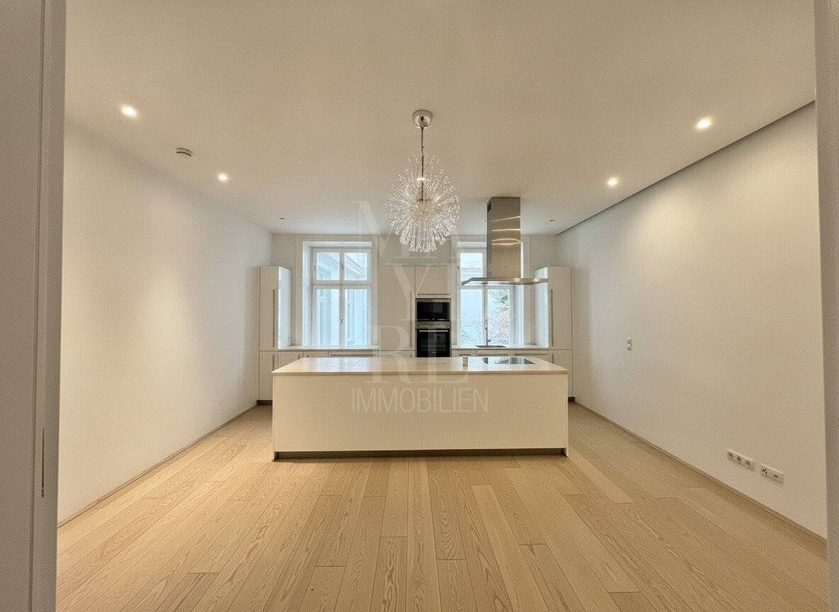 ALTBAU-MAISONETTE mit GARTEN  in prachtvoll saniertem Haus - nächst Belvedere