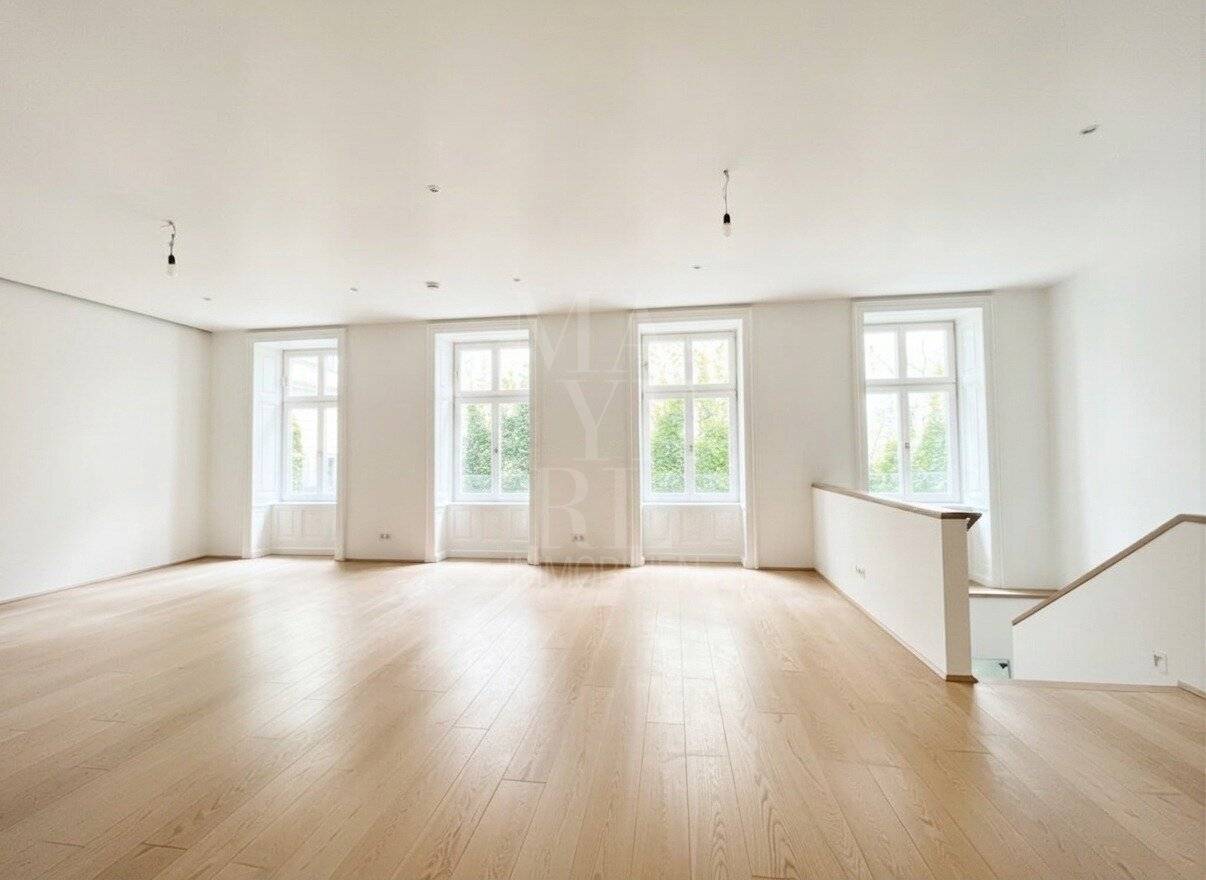 ALTBAU-MAISONETTE mit GARTEN  in prachtvoll saniertem Haus - nächst Belvedere