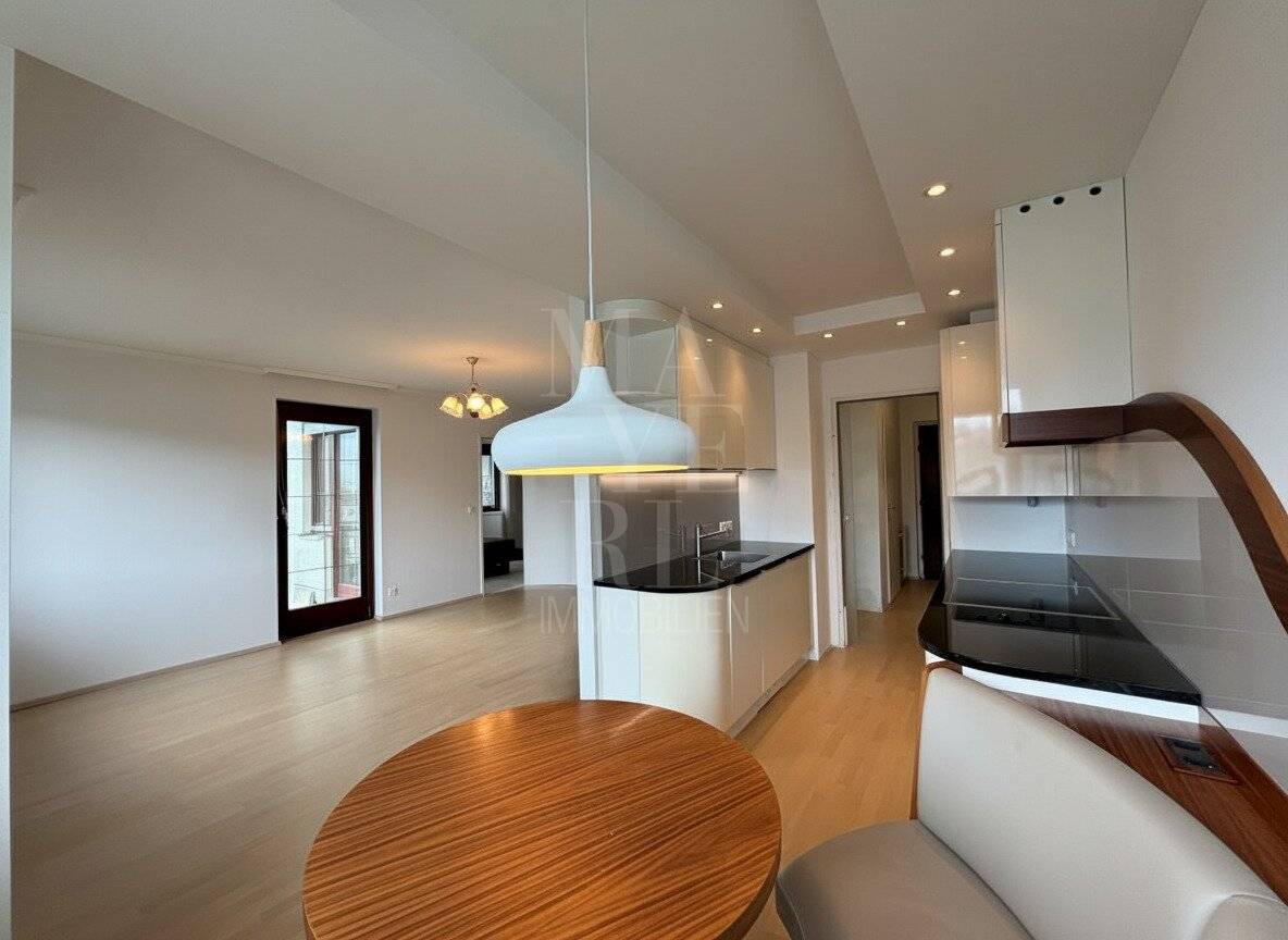 Sanierte 2-Zimmer-Wohnung mit Balkon, Weitblick | Ruhelage - Nähe Neustift am Walde