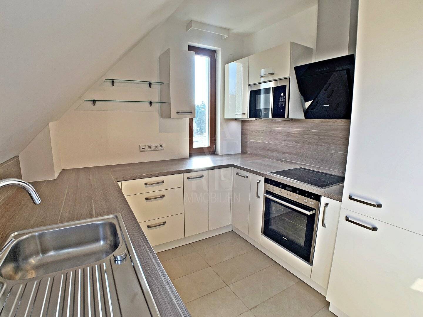 4 Schlafzimmer! Geräumige Maisonette mit Terrasse und Balkon