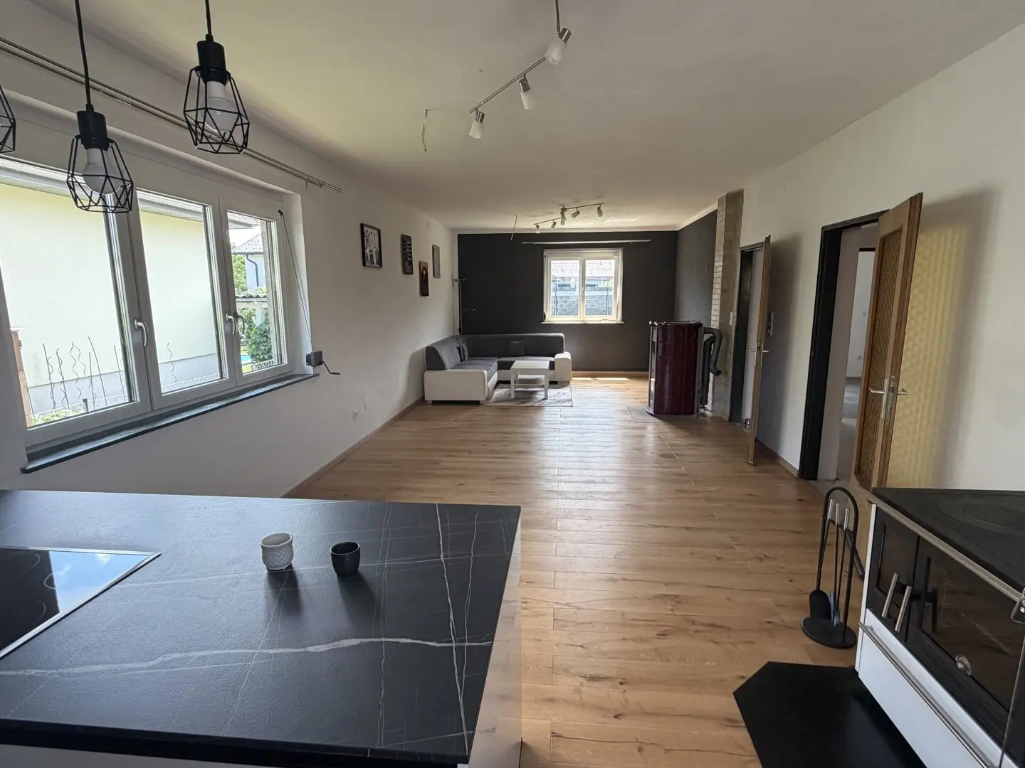 Bungalow mit ca. 97m², innen alles neu, Vollkeller, Dachboden ausbaubar, Carport, großer Garten
