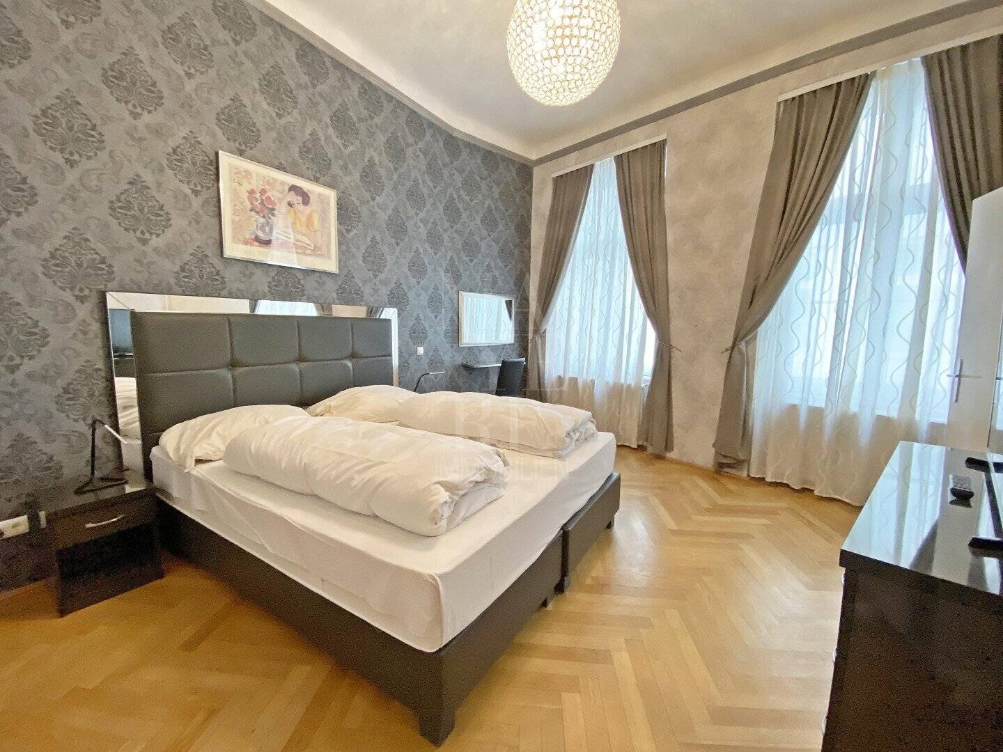 Komplett möblierte Wohnung im Zentrum / 2 SCHLAFZIMMER - ! KEINE KURZZEITMIETE !