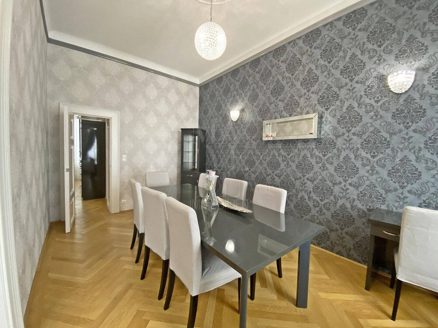 Komplett möblierte Wohnung im Zentrum / 2 SCHLAFZIMMER - ! KEINE KURZZEITMIETE !
