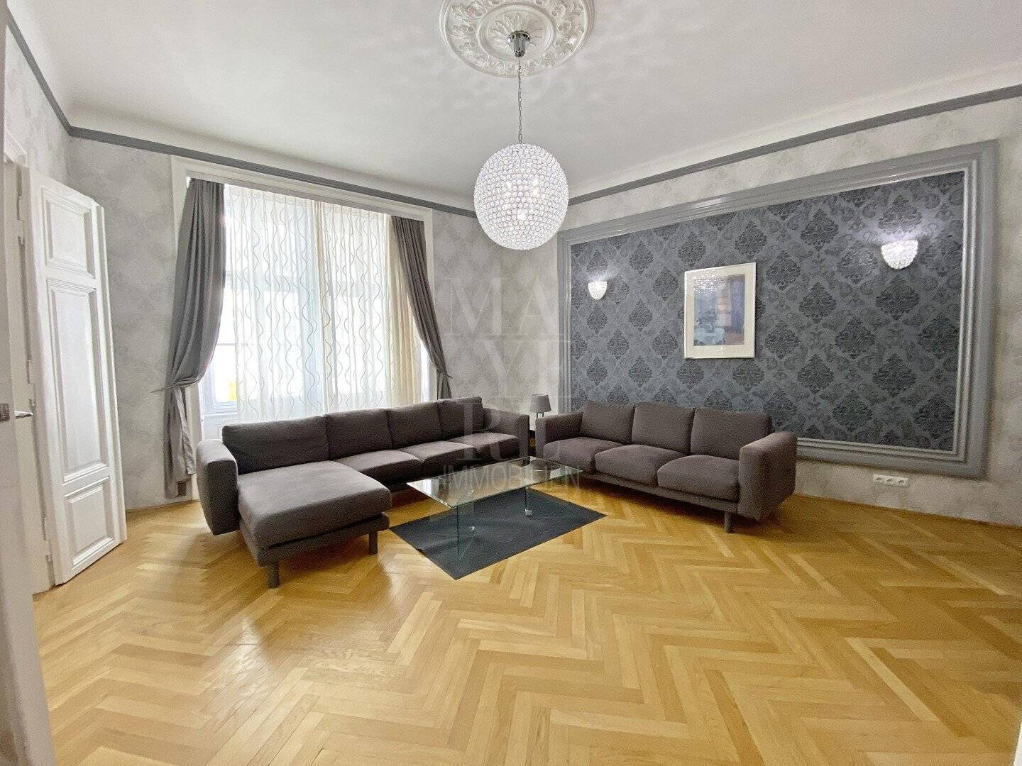 Komplett möblierte Wohnung im Zentrum / 2 SCHLAFZIMMER - ! KEINE KURZZEITMIETE !