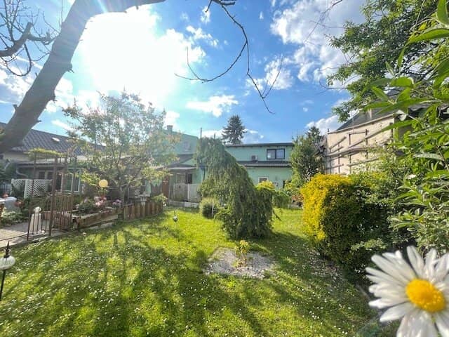 Gepflegtes Landleben mit Ruhe und Gelassenheit / Ein- bzw. Zweifamilienhaus