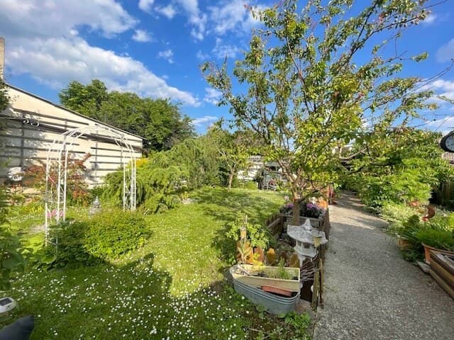 Gepflegtes Landleben mit Ruhe und Gelassenheit / Ein- bzw. Zweifamilienhaus