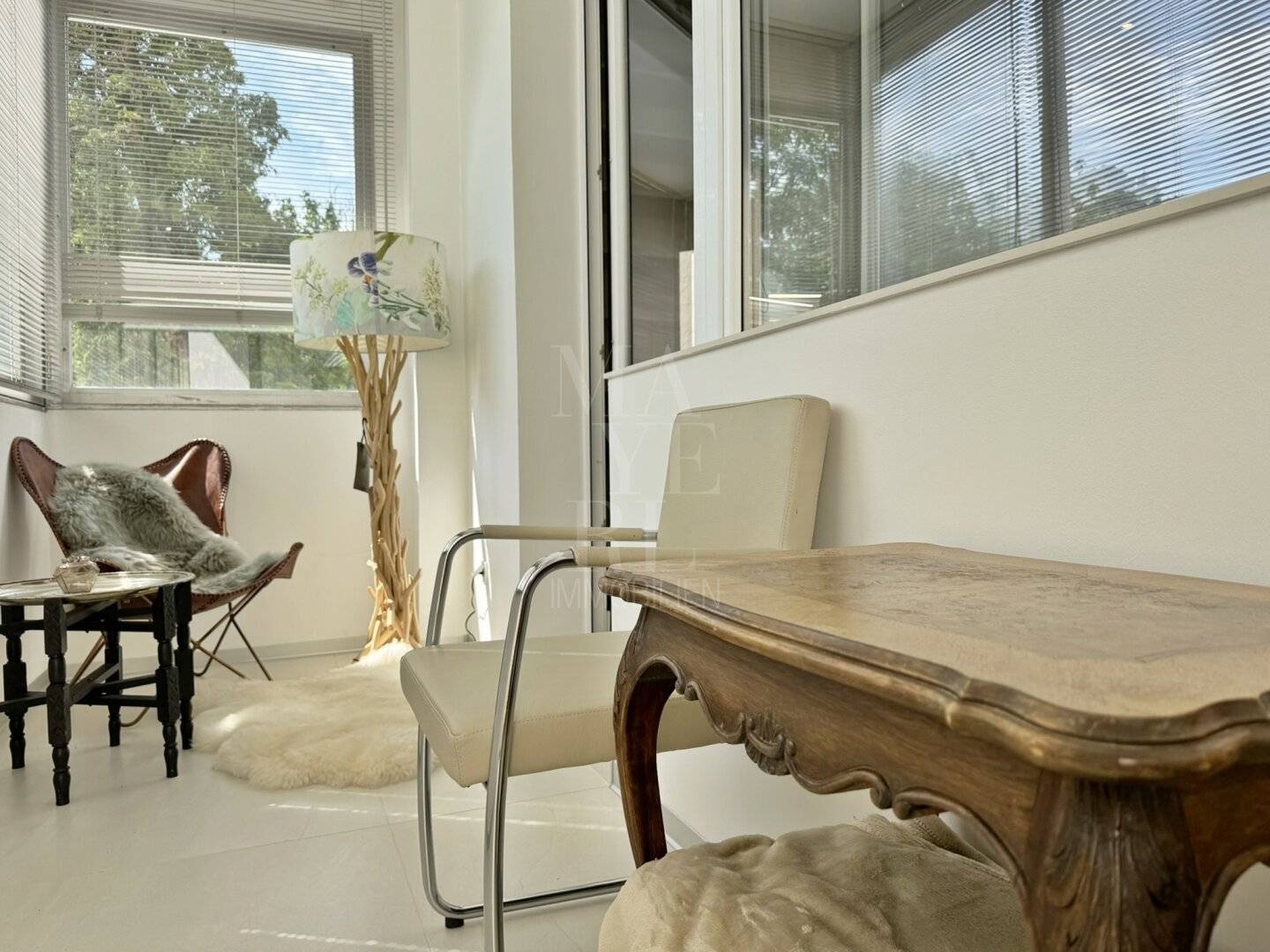 Stylisches Studio mit Balkon & Wintergarten