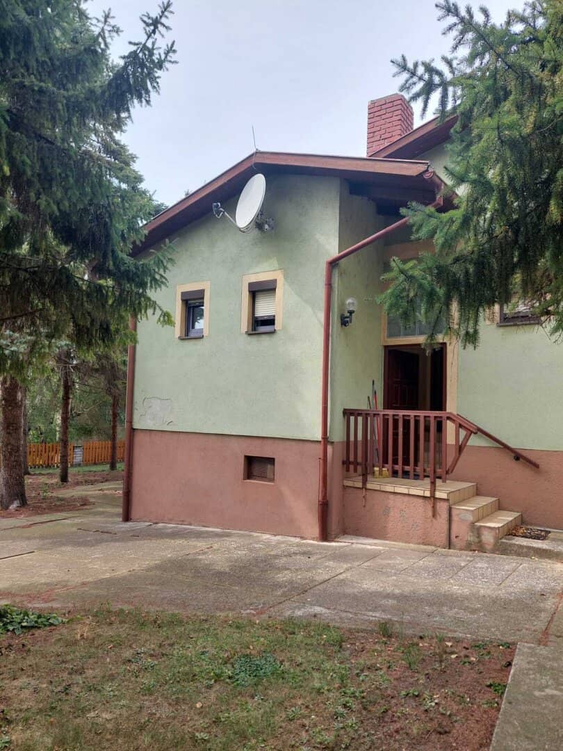 Weiden am See: Wohnhaus in zentraler Lage mit großem Garten