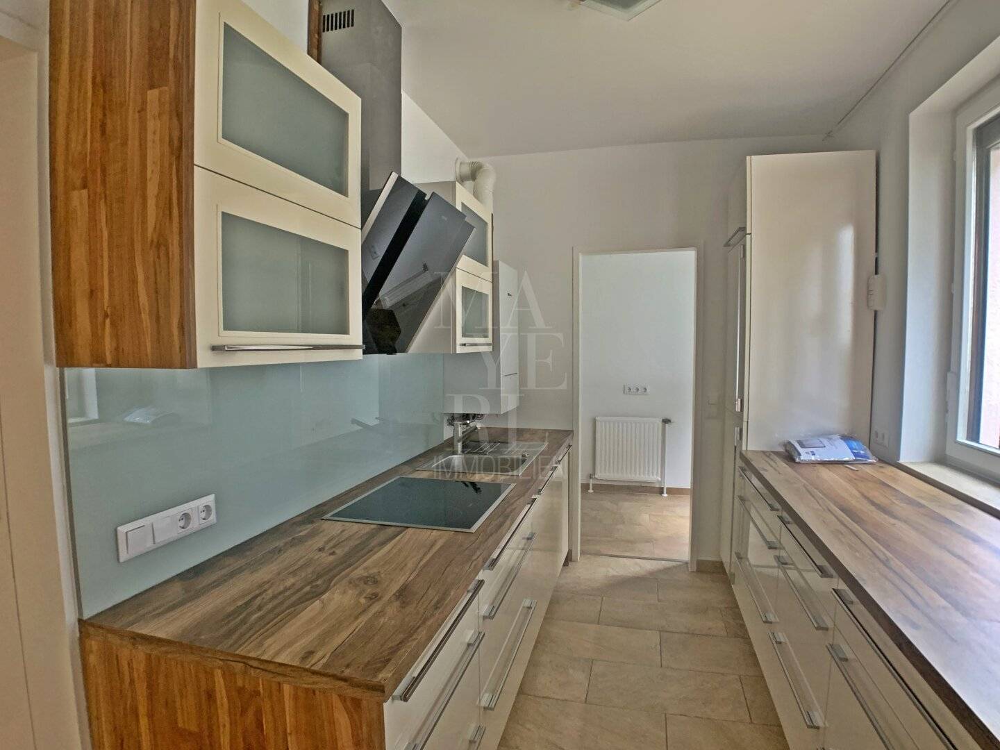 sehr schöne 6-Zimmer-Wohnung 222m² mit Garten, Terrasse & Garage in 1180 Wien zu mieten!