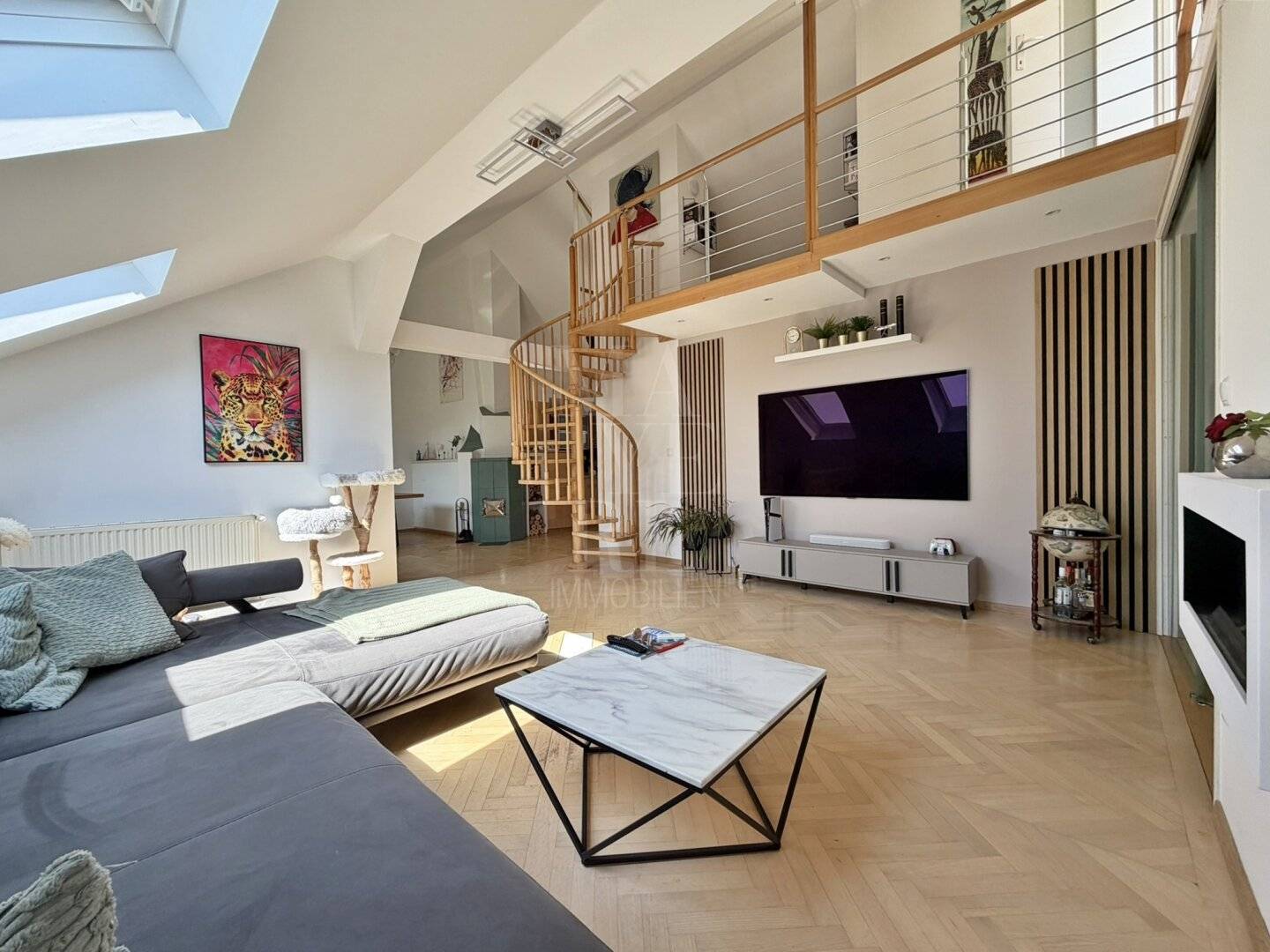 NÄHE Mariahilfer Straße I Dachgeschosswohnung mit Klima und über 55 m² Terrasse
