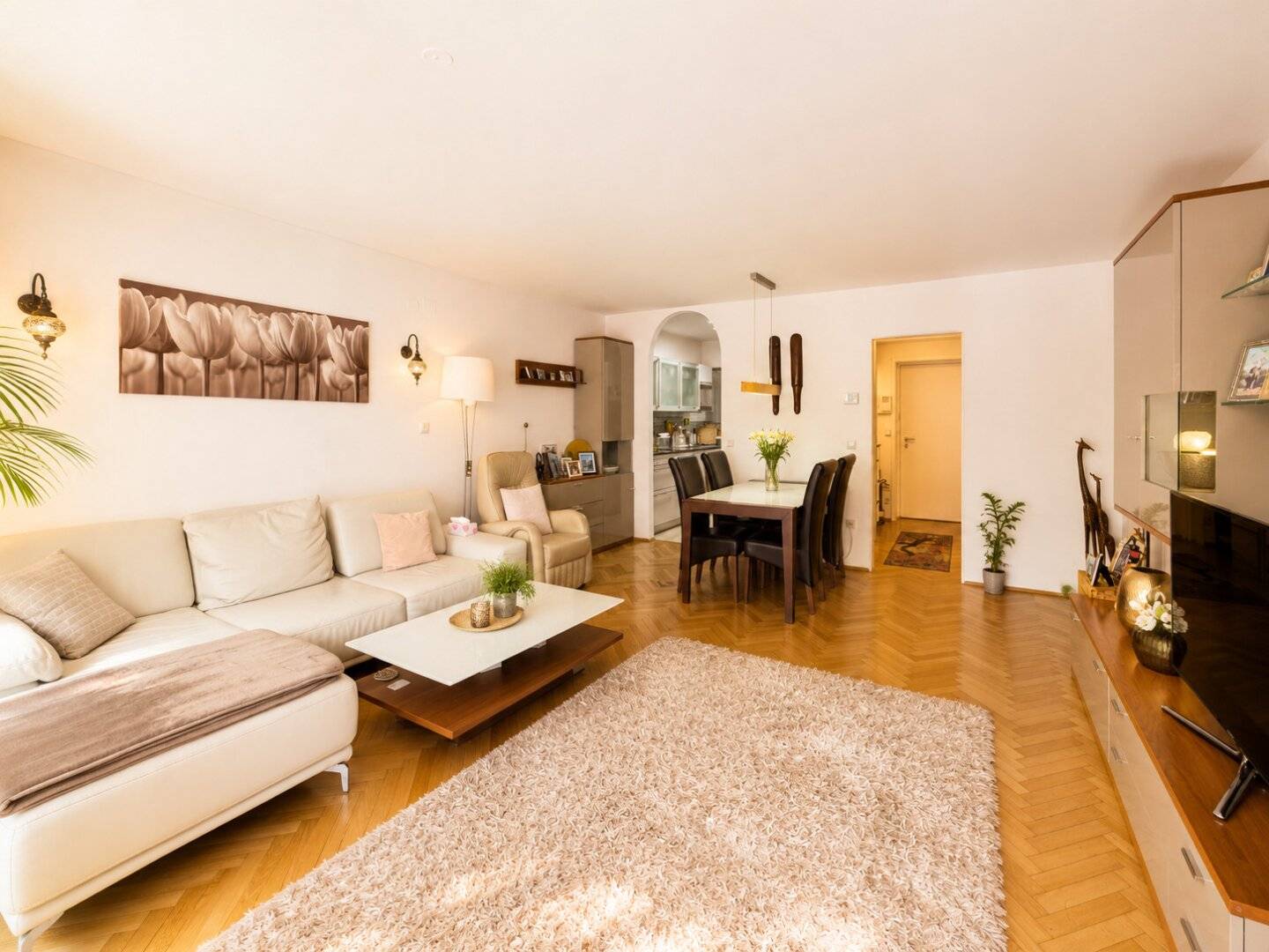 Exklusive Gartenwohnung mit großzügigem Eigengarten in absoluter Ruhelage